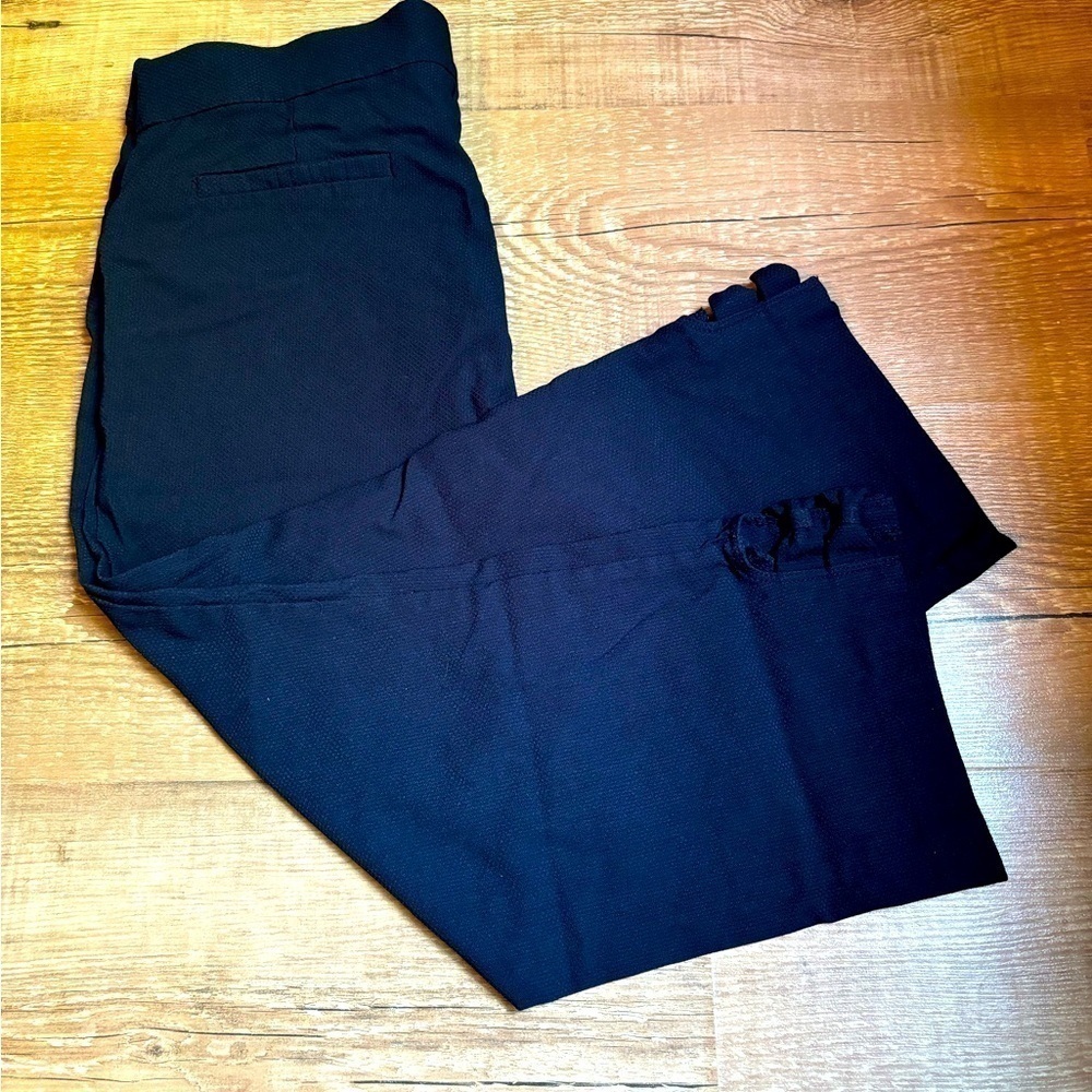 89th & Madison Women’s Navy Blue Dressy Capris Medium